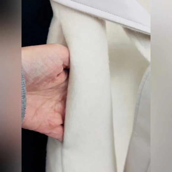 “Guess” - Cream Snow White Belted Trench Coat (Sustainable Wool Garment) NWT - Picture 4 of 15